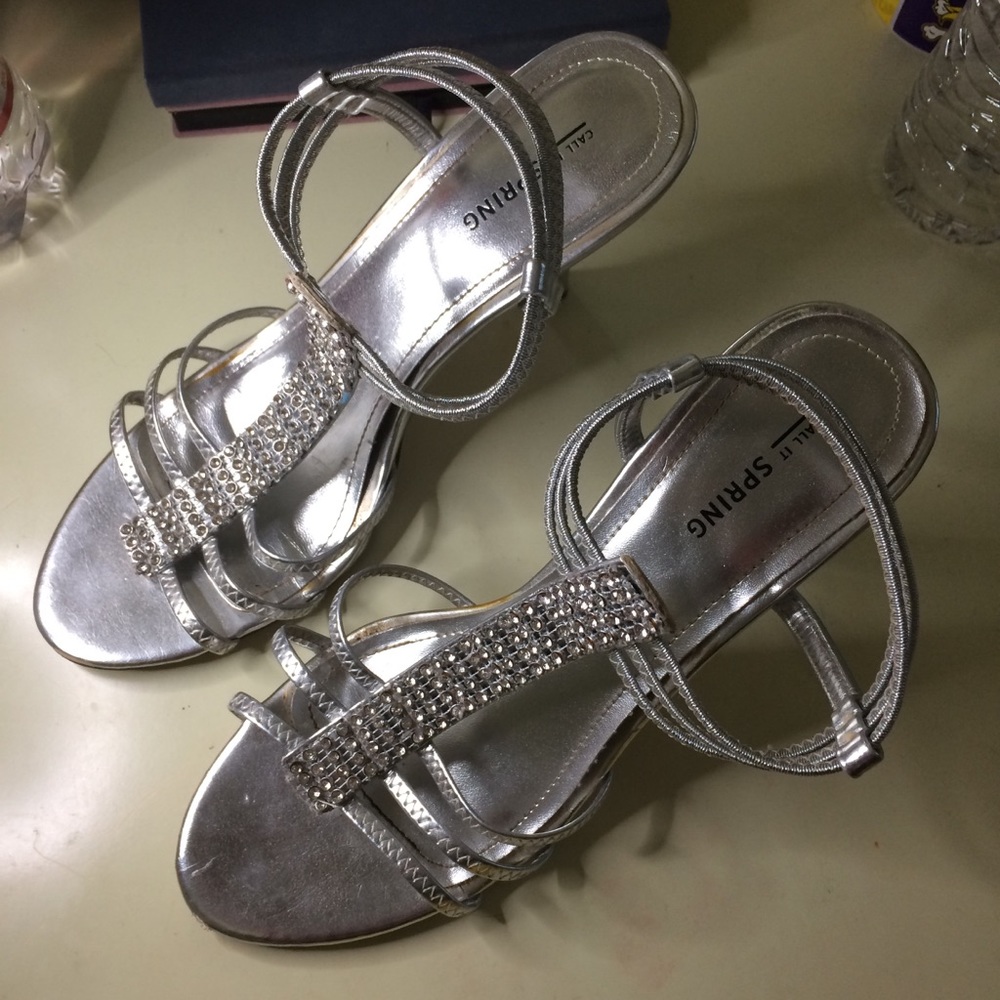 Silver Heels (9) - Prom/Pageant/Wedding - Picture 2 of 5